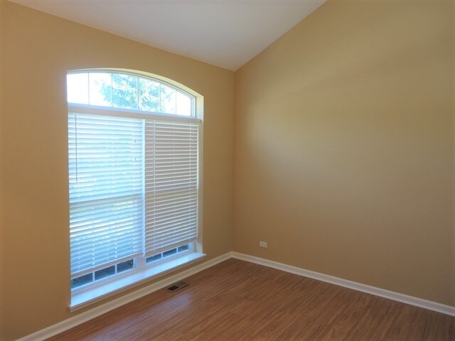 Building Photo - 1613 Gleneagle Court