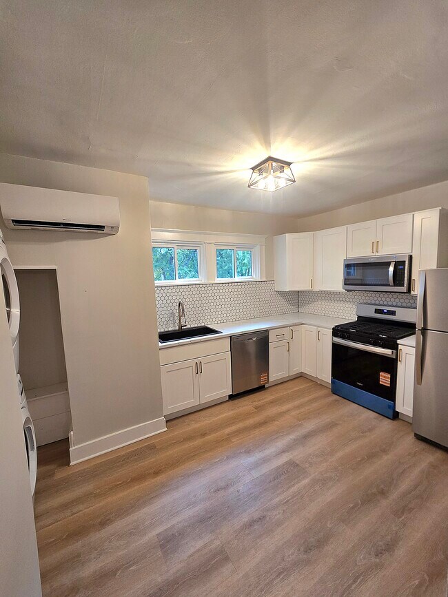 Foto del edificio - 2032 Elm Ave