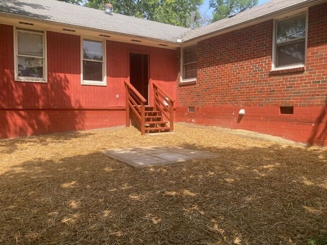 Building Photo - Tusculum House in Fairlane Park