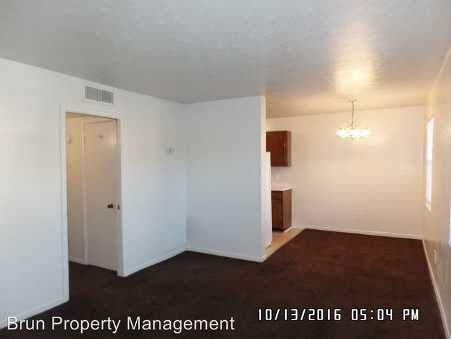 Building Photo - 609 E Inskip Dr