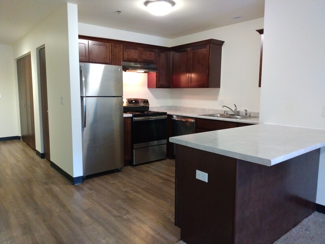 Brewer's Point Apartments Rentals in Milwaukee at 1858 N Commerce St