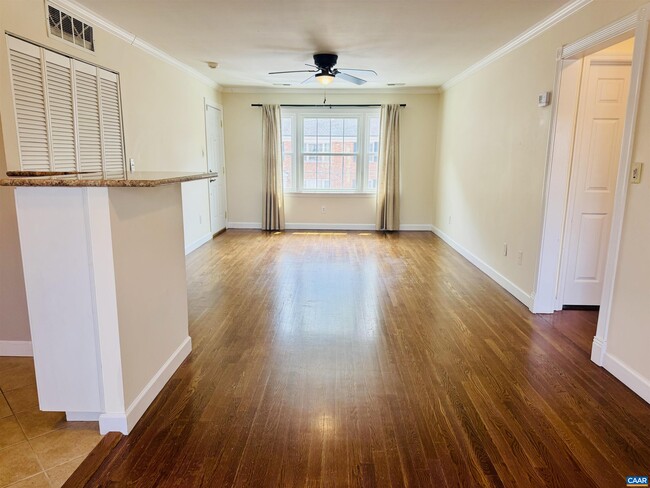 Foto del edificio - 161 Hessian Hills Way