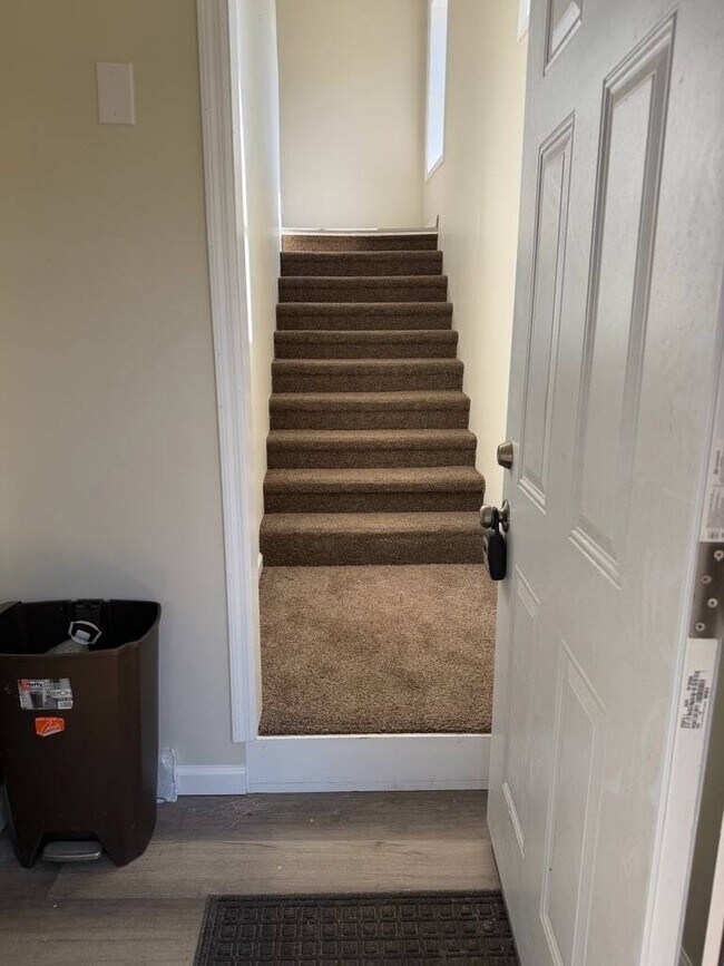 Foto del edificio - 808 Annie Pearle Ln