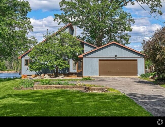 Building Photo - 218 Shore Acres Rd