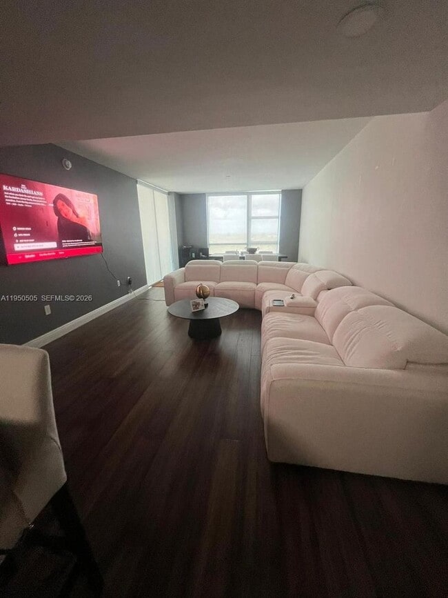 Foto del edificio - 2641 N Flamingo Rd