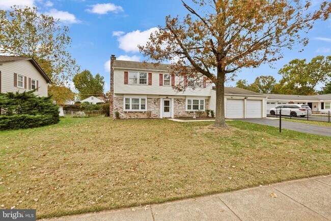 Foto del edificio - 4116 Majestic Ln