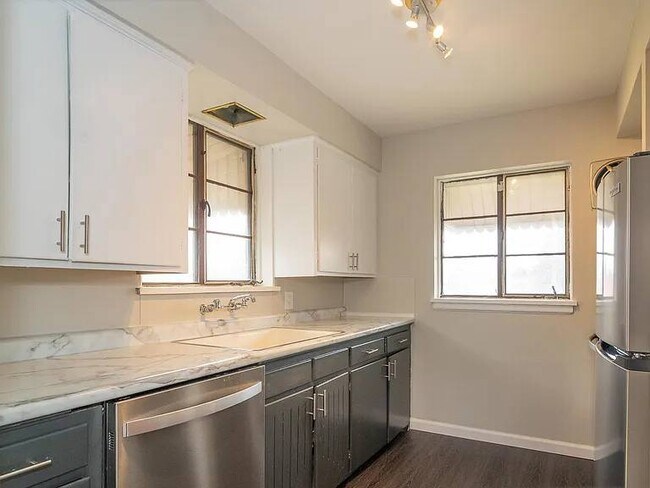 Foto del edificio - Not Available