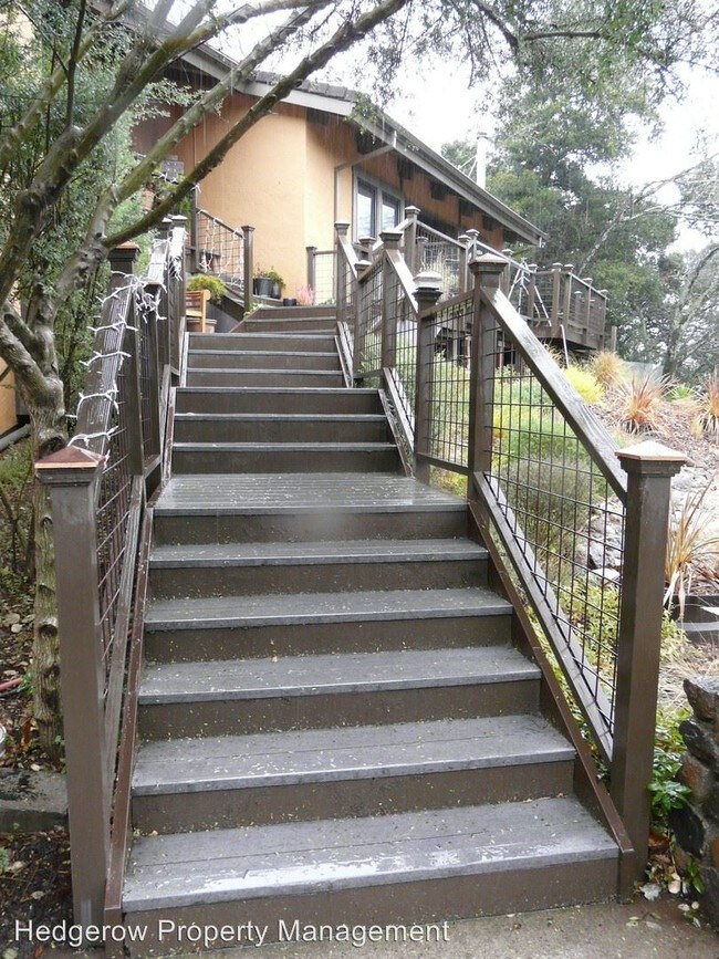 Building Photo - 1117 3rd Ave