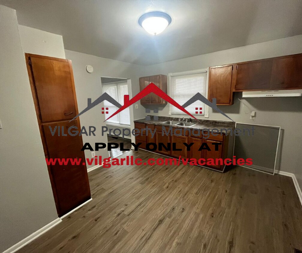 Primary Photo - What a home ! 3 spacious bedrooms, 1 bathr...