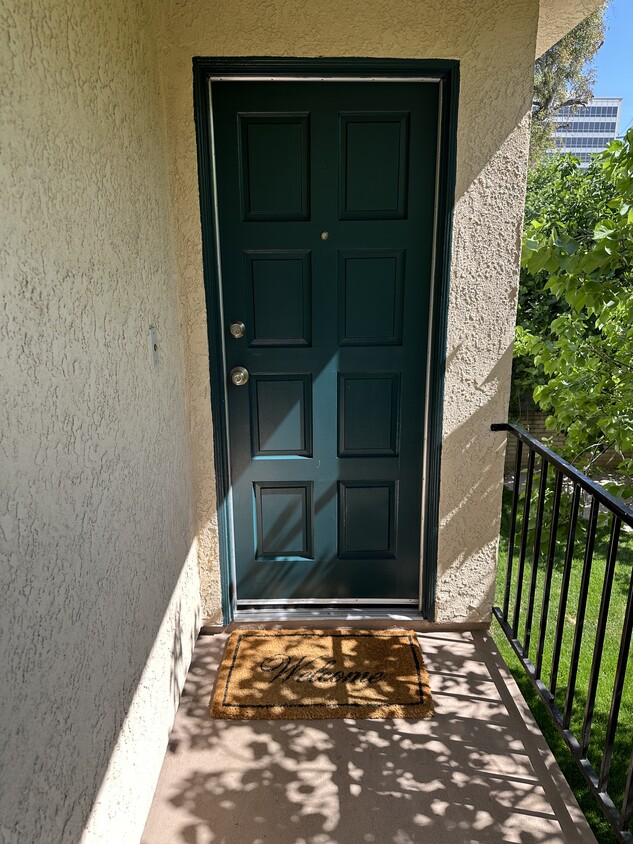 Foto principal - 5318 Alhama Dr