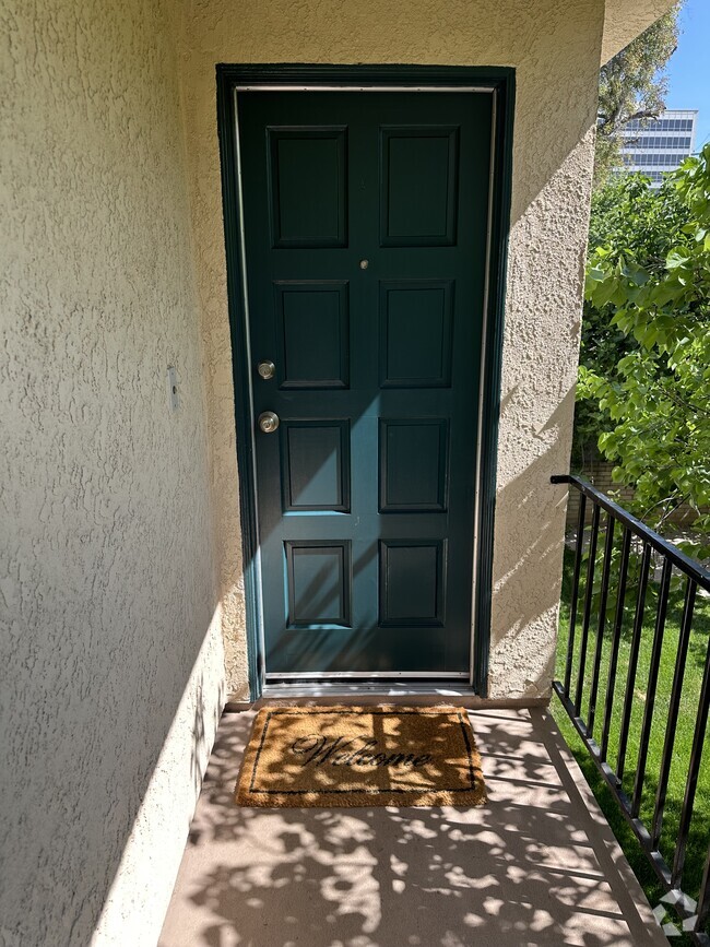 Building Photo - 5318 Alhama Dr