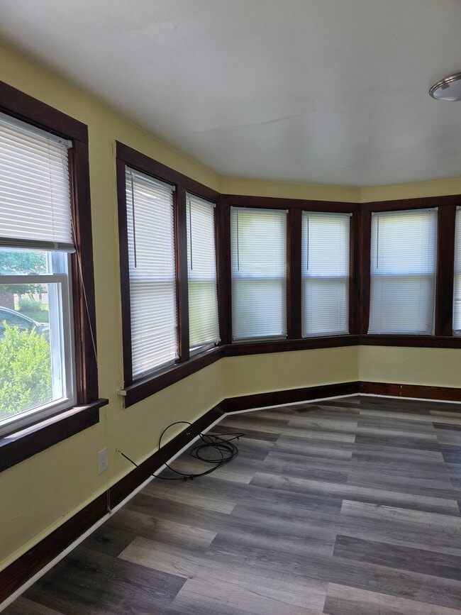 Building Photo - 2805 PA-611