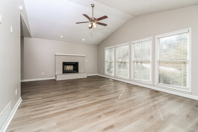 Foto del edificio - 700 Gregory Manor Dr SW
