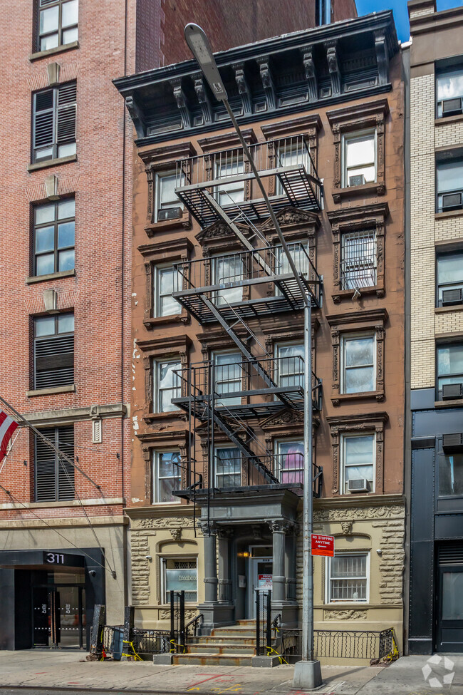 Fotografía del edificio - 309 W 43rd St