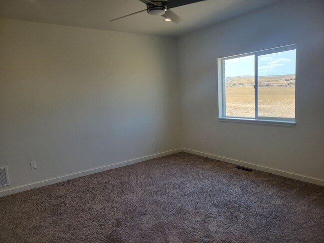 Foto del edificio - 3 bedroom 2 bath in Three Forks