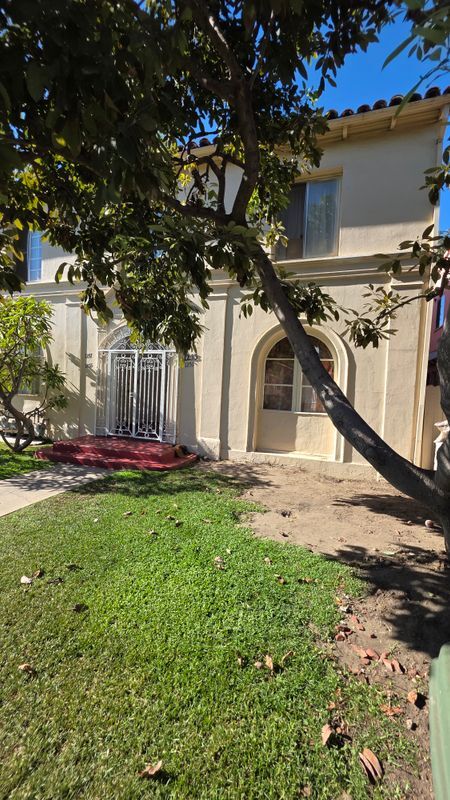 Building Photo - 1251 W 36th St