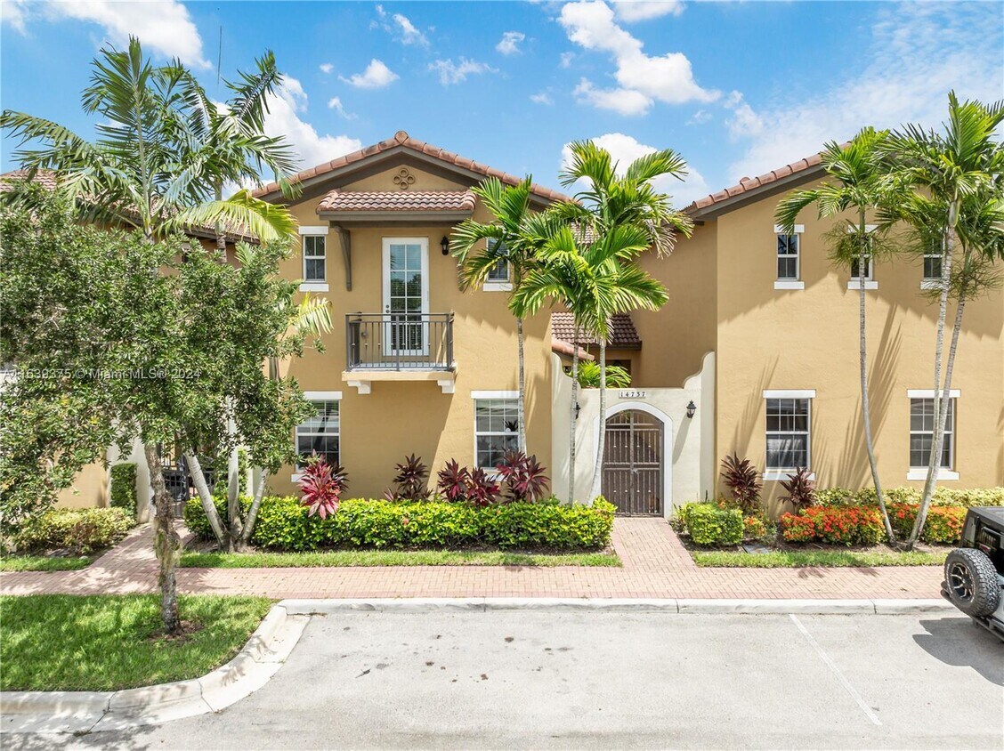 Foto principal - 14737 SW 13th St