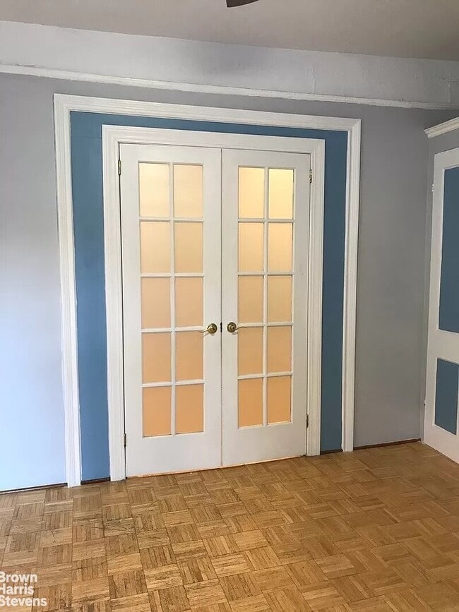 Building Photo - Charming One Bedroom-Prime LIC-NO FEE
