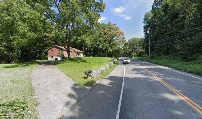 Building Photo - 21 New Hackensack Rd