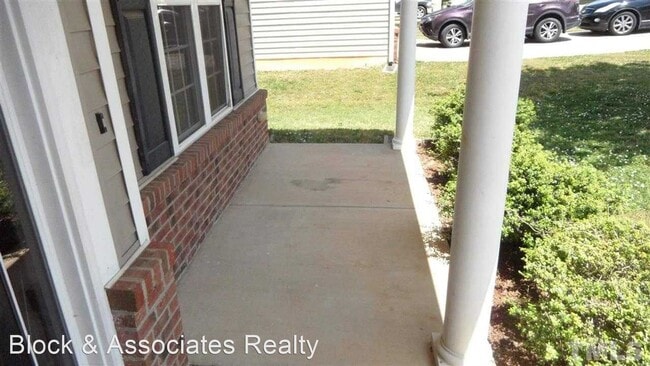Building Photo - 3 br, 2.5 bath House - 149 Pearson Place