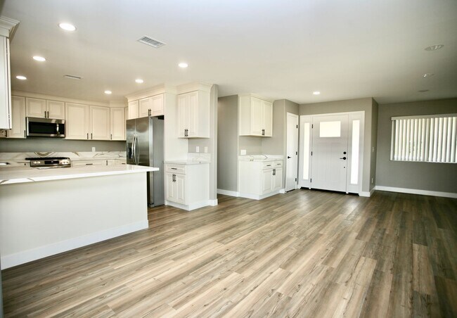 Building Photo - Valle Caballo Ln