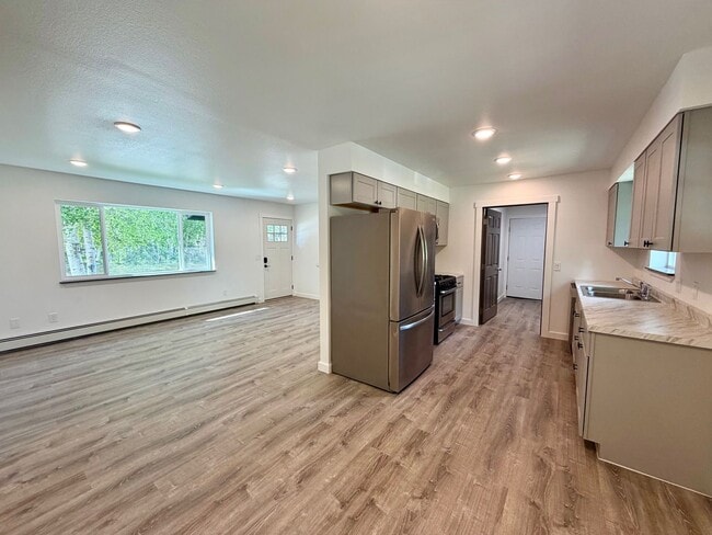 Building Photo - BRAND NEW REMODEL!