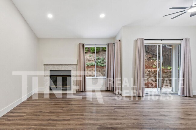 Building Photo - 3421 Cobblestone Dr
