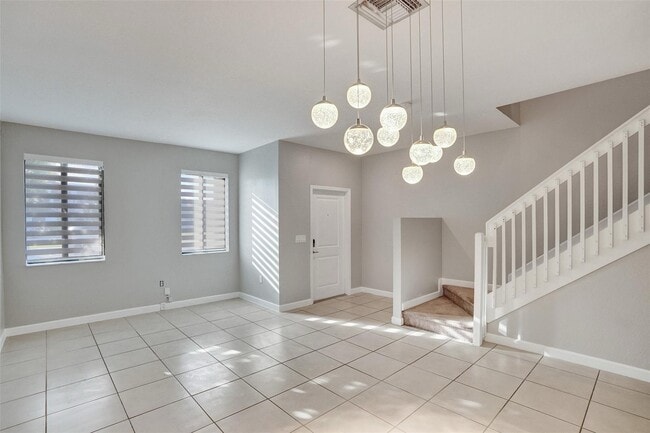 Building Photo - 389 NE 208th Ter