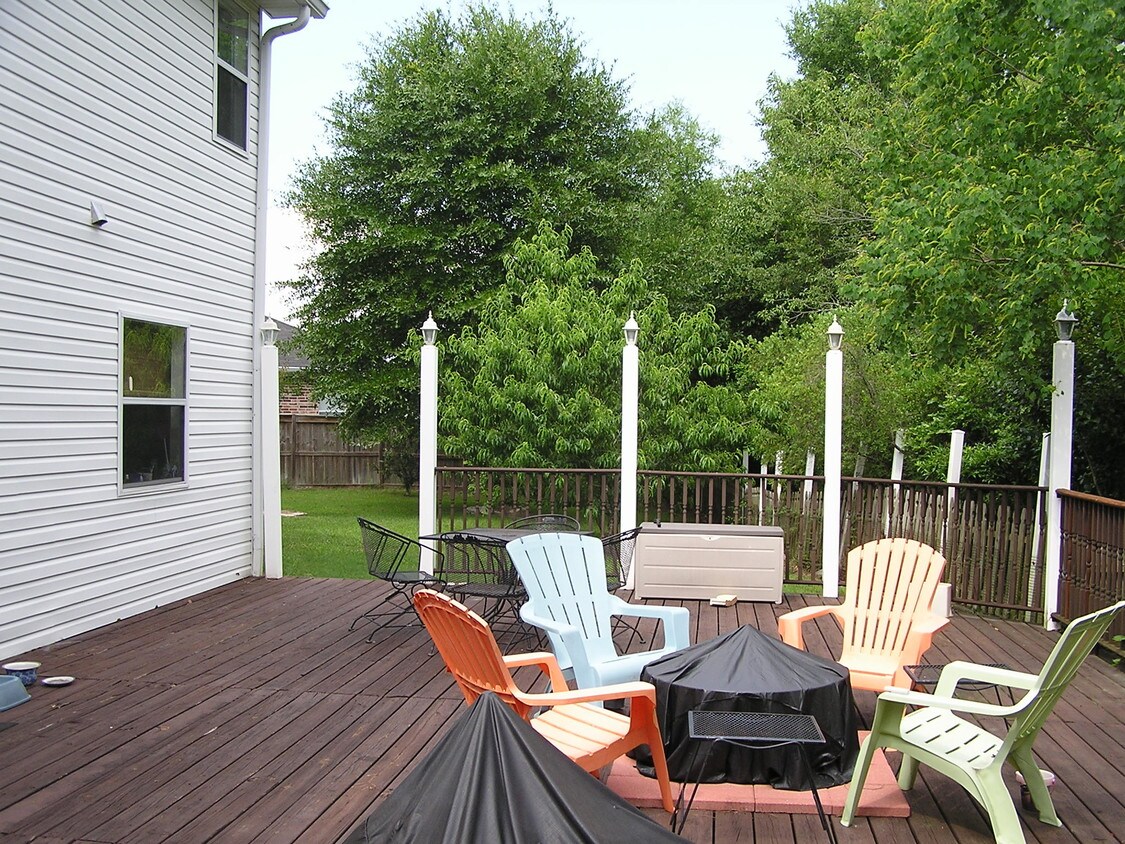 10 N Lakeview Dr, Ocean Springs, MS 39564 House Rental in Ocean