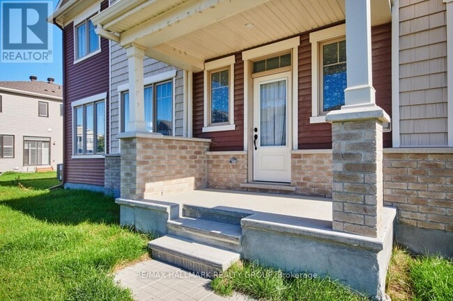 Building Photo - 221 Merak Way