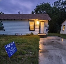 Building Photo - 419 E Garrison Ave