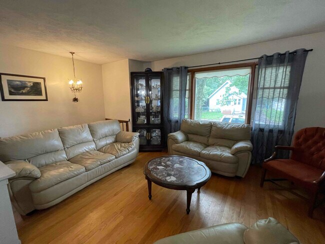 Building Photo - 911 Baltimore Ave