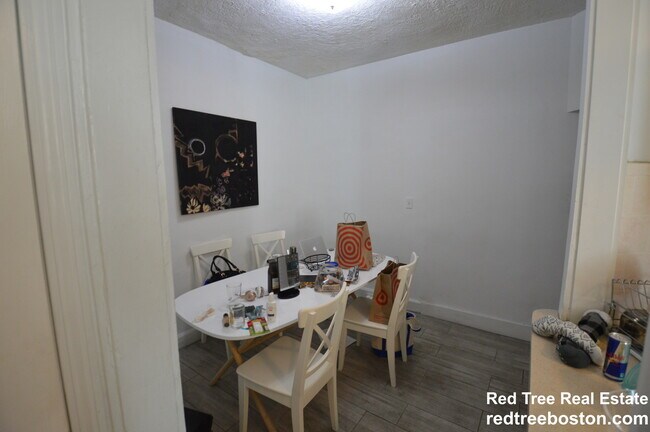 Building Photo - 56 Egmont St