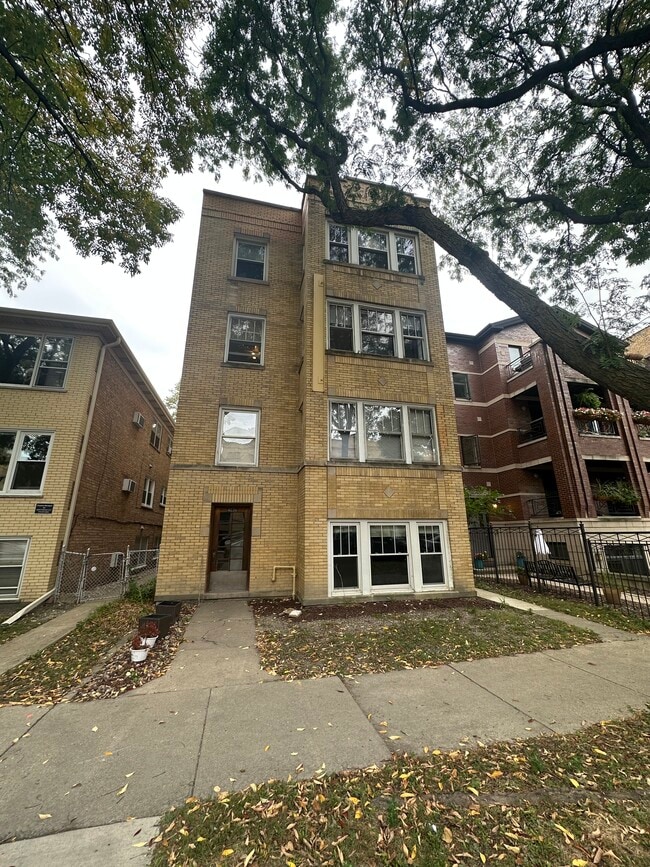 Building Photo - 4036 N Mozart St
