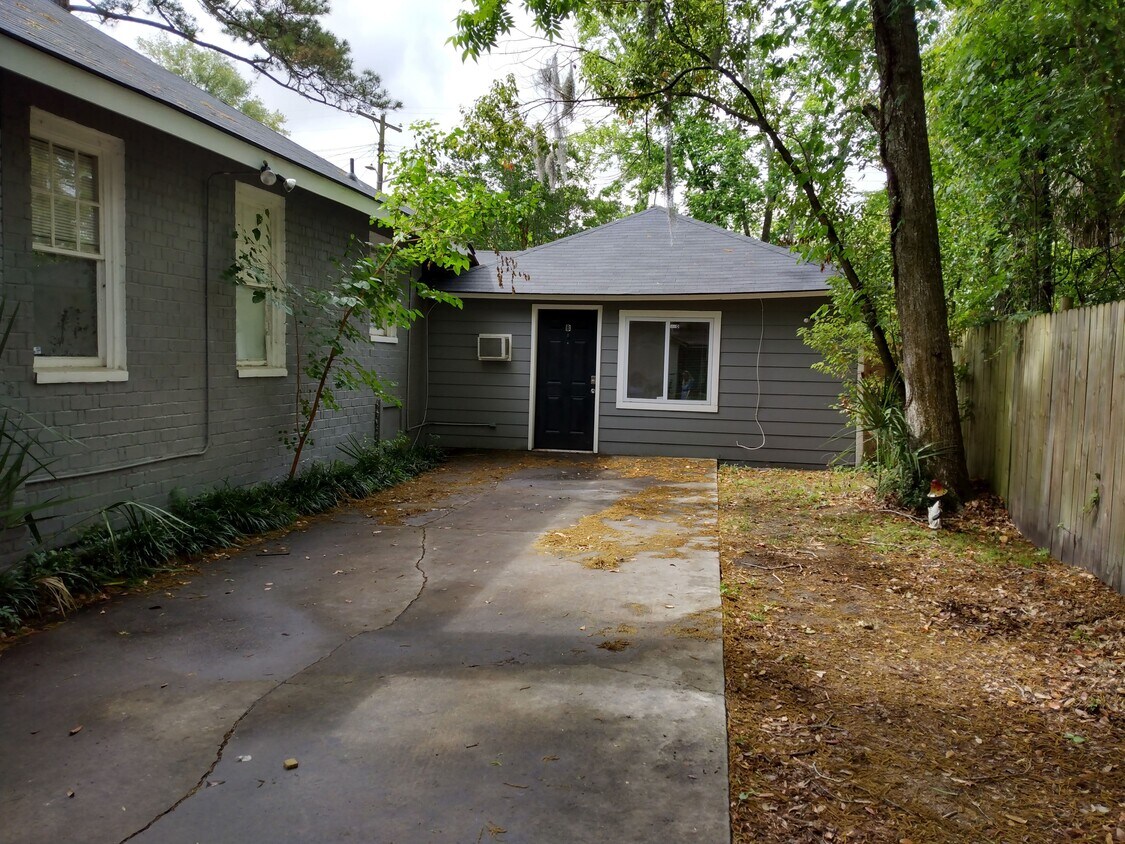 Primary Photo - 1325 E 40th St