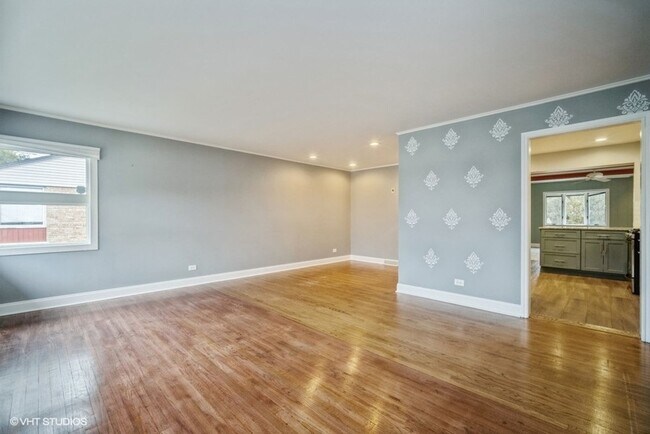 Foto del edificio - Renovated 3 bedroom home in award winning ...
