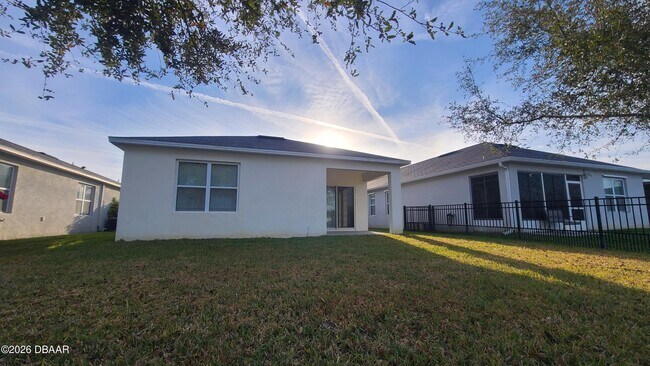 Foto del edificio - 550 Armoyan Wy