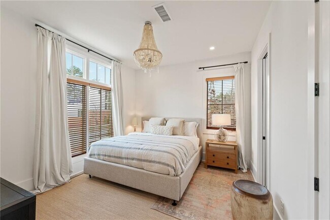 Foto del edificio - 10879 Serenbe Ln