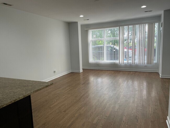 Foto del edificio - 3128 W Walton St