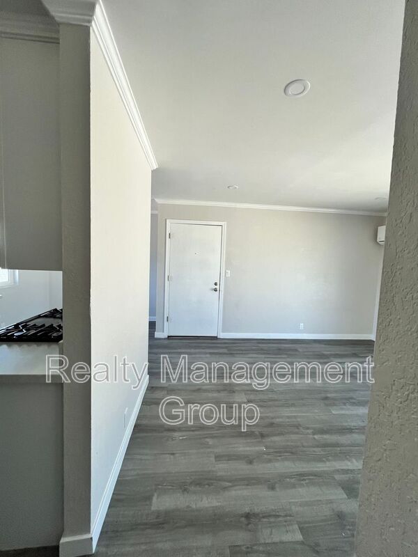 Foto del edificio - 4143 Van Dyke Ave