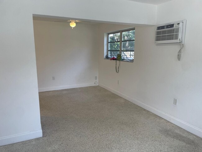 Foto del edificio - 585 SW 13th Ave