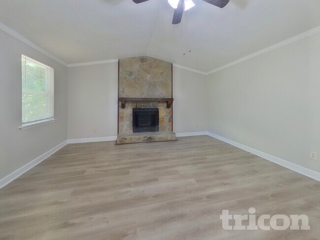 Foto del edificio - 2543 Mistletoe Ln SW