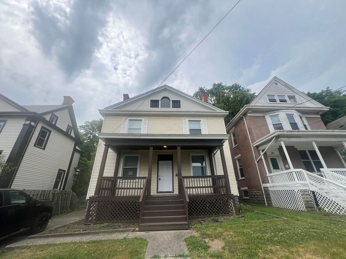 Primary Photo - 283 Earnshaw Ave