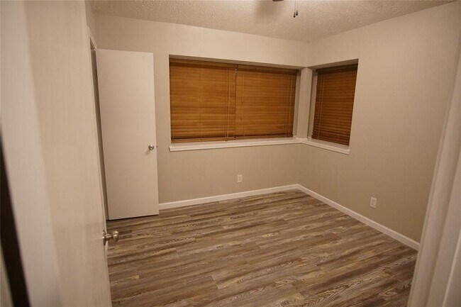 Foto del edificio - 418 Enfield Dr