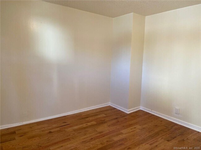 Foto del edificio - 186 N State St