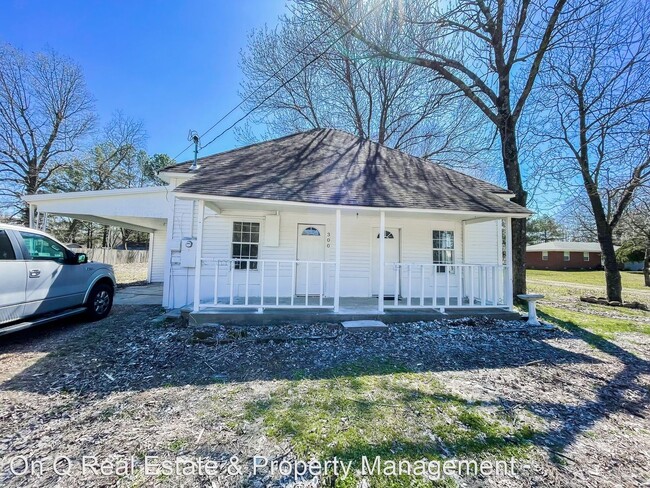 Building Photo - 3 br, 1 bath House - 300-A E. Matthews