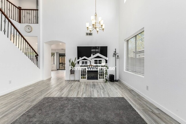 Foto del edificio - 14122 W Rosewood Dr