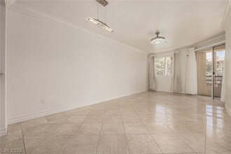 Building Photo - 210 E Flamingo Rd