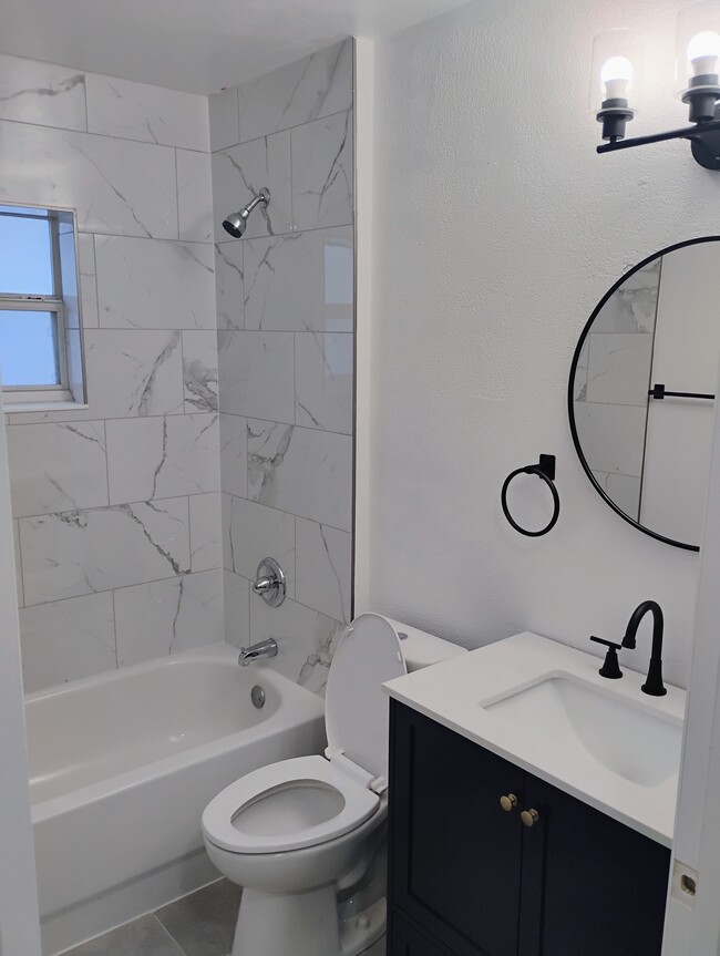 Building Photo - 512 Fulton St