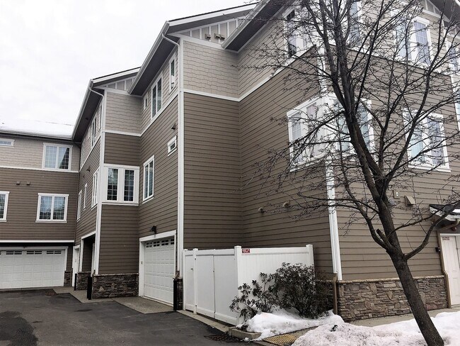 Foto del edificio - MILL RIVER CONDO (APP#3)